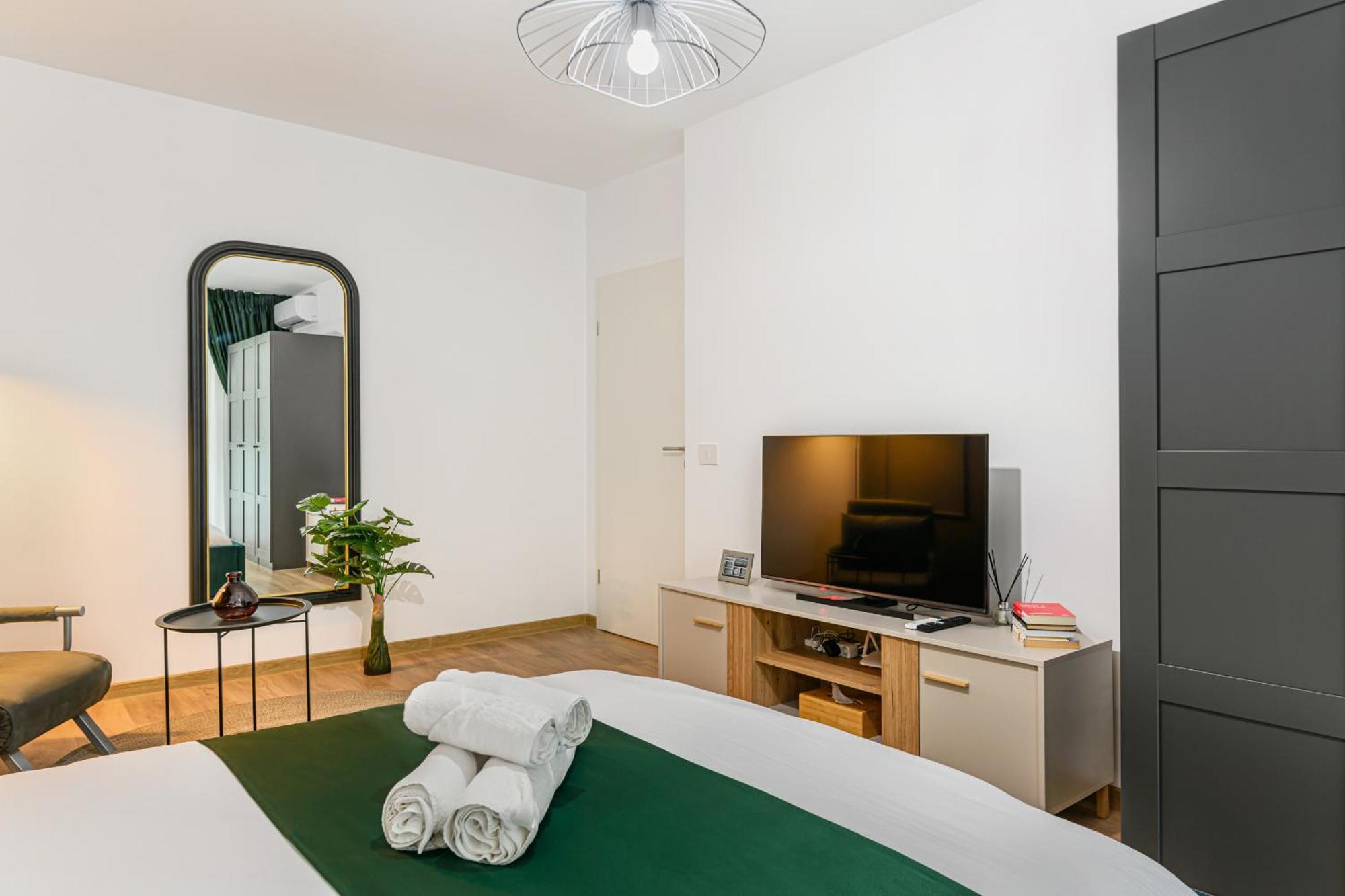 Bellatrix With Parking-tractoru Coresi Apartament